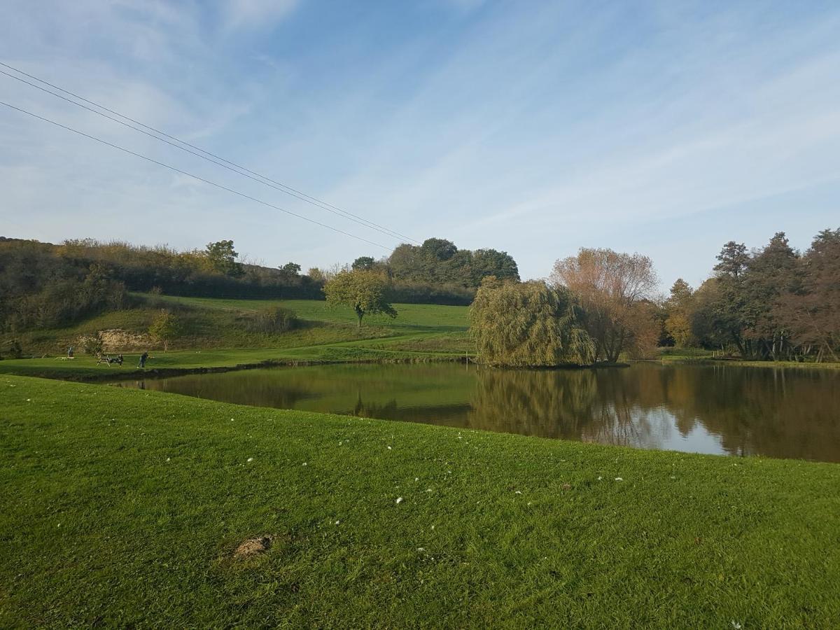 Roulotte Panoramique Du Moulin Châtillon-sur-Marne Exterior foto